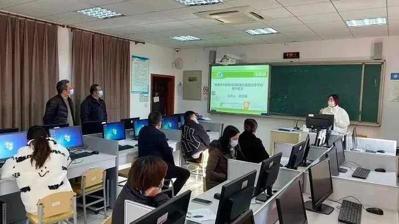 理论课：夯实基础，构建知识体系